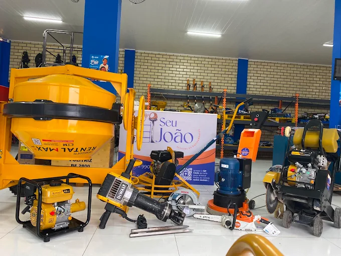 Interior da Seu João Locações com equipamentos disponíveis